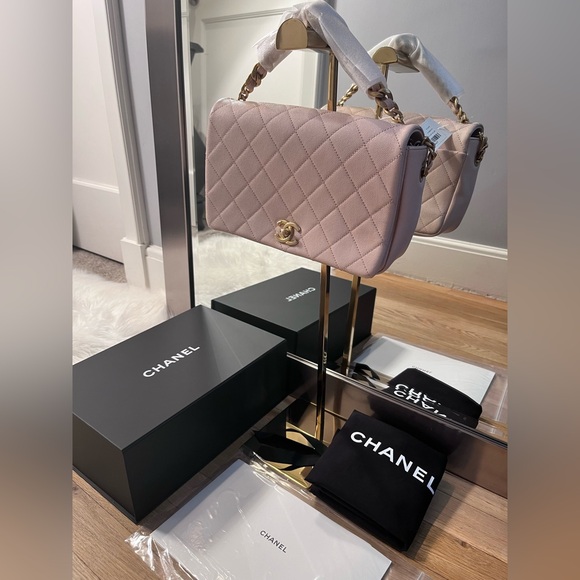 CHANEL Medium Cream Caviar Fashion Flap Bag - Picture 16 of 17